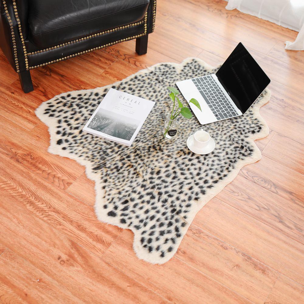 Leopard Print Floor Mat Bedroom Living Room Bedroom Household Carpet Non-slip Non-linting Animal Printed Carpet