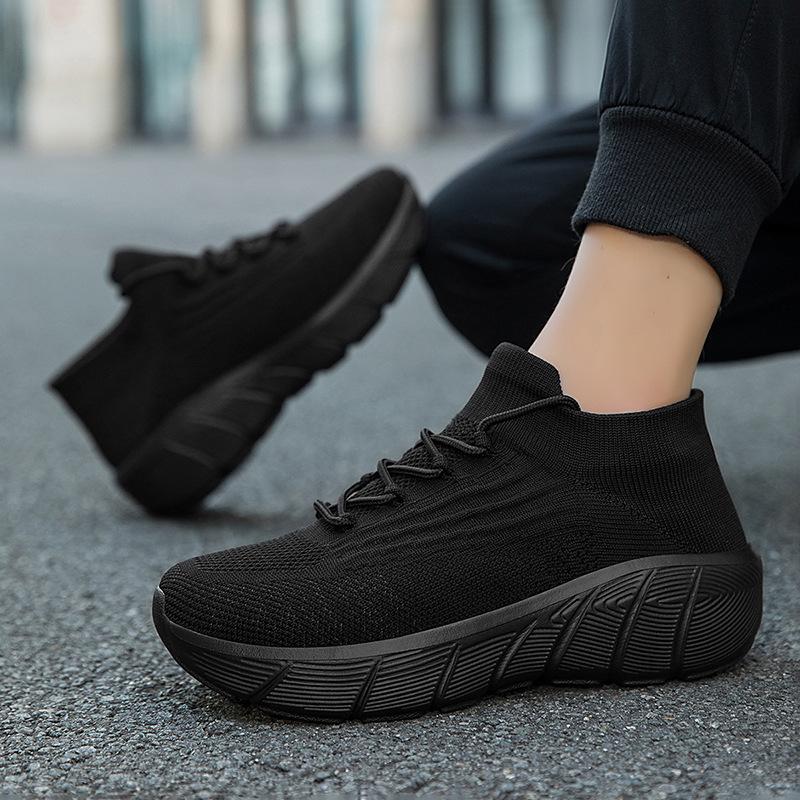 New casual single shoes large size soft sole breathable sports breathable shoes medium and low top socks shoes