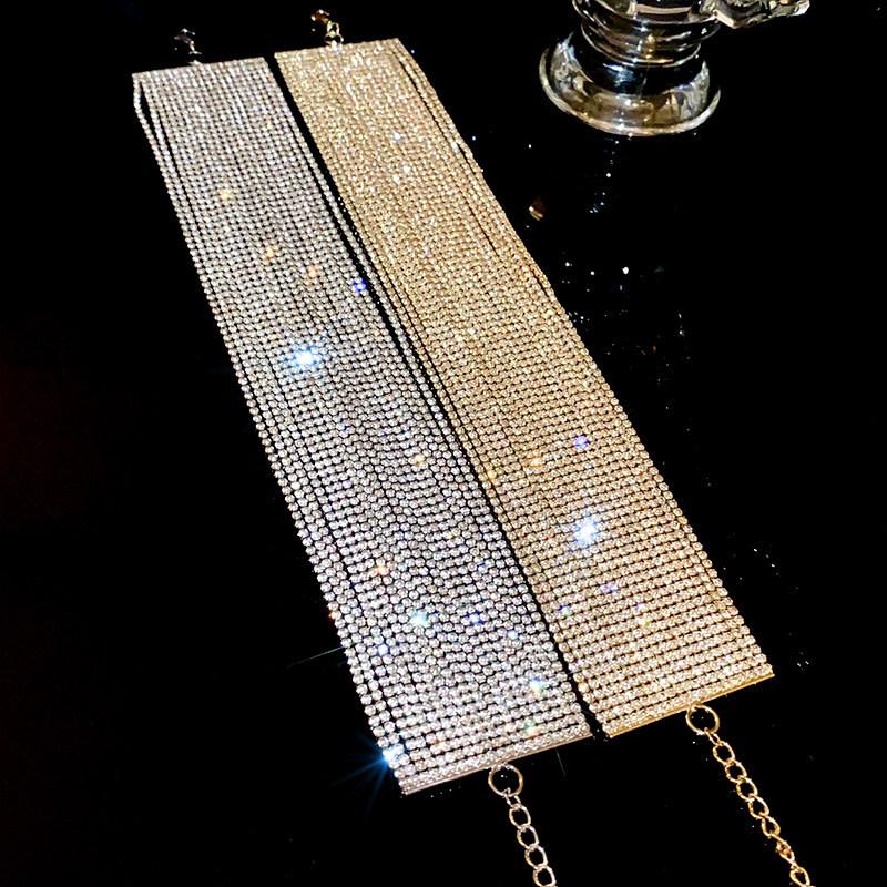 Elegant Multi-Layer Diamond-Inlaid Clavicle Necklace: Luxurious, Versatile, and Fashionable.