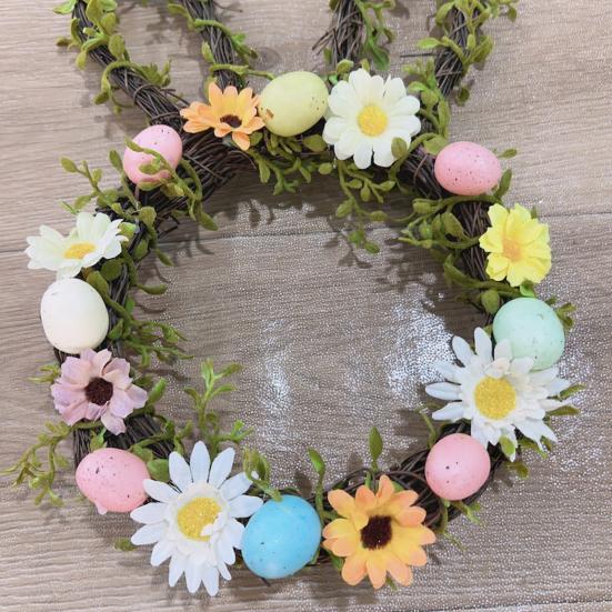 Osterhase Kranz Kleine Hasenform Rattan Kranz mit Pastell-Eiern Blumen für Haustür Innen Außen Frühling Haus Fenster Wand Dekoration