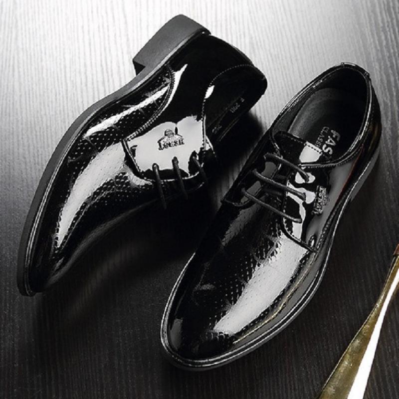 Nejnovější italské oxfordky pro muže Luxusní lakované svatební boty Špičaté společenské boty Klasické derby Nadměrná velikost 38-44