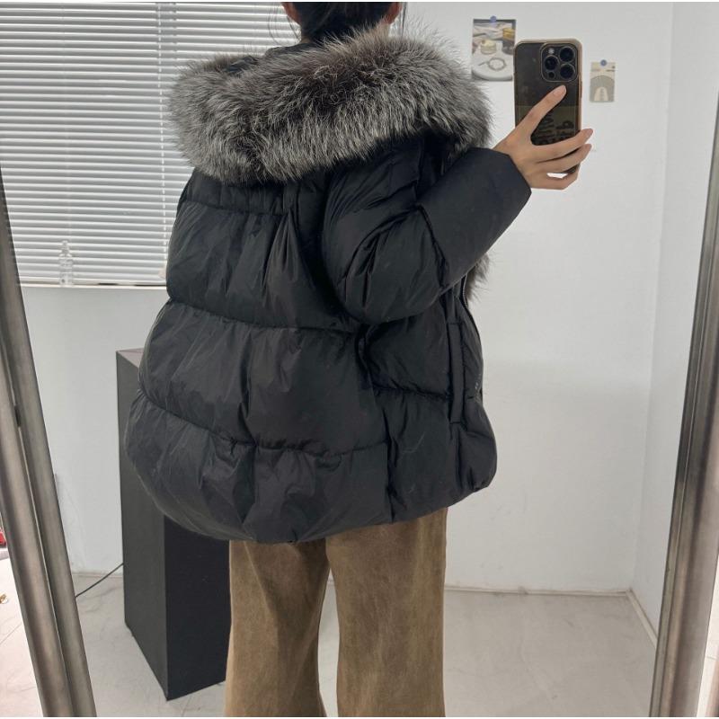 A Haining Fur Women's High-end New 90 White Duck Down Fashionable Fox Hair Hooded Down Jacket