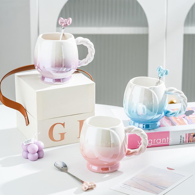 Квіткова Кружка Високоякісна Керамічна Чашка Побутова Кавова Чашка для Сніданку Чашка для Води Подарунок на День народження Дівчині Сувенір