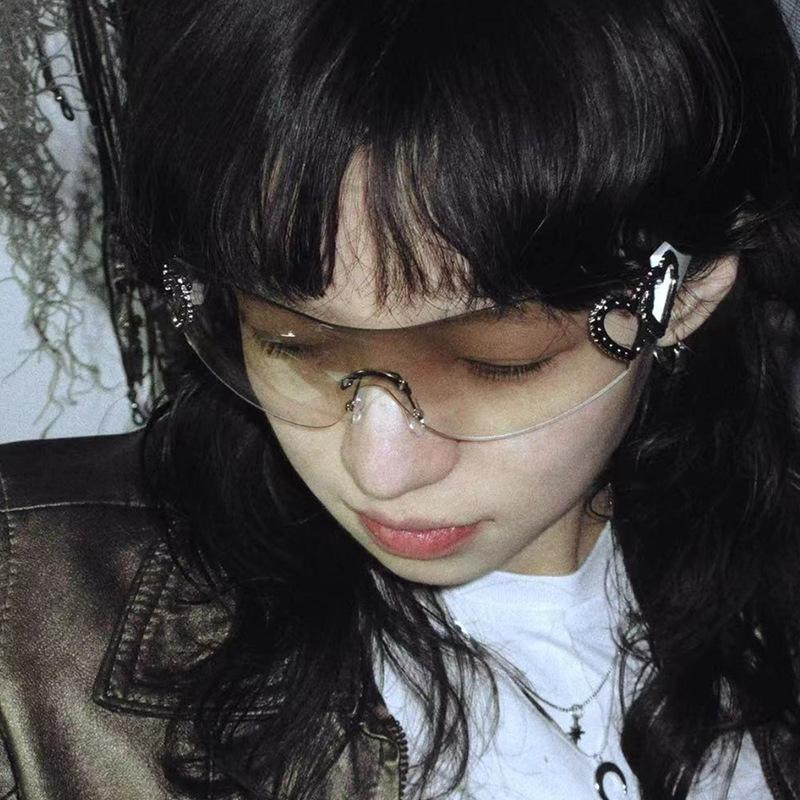Fashion Stylist Sun Glasses Ladies Luxurious Trending Y2k Sun Glasses Woman Pink Eyewear UV400 Goggle 2000'S Lentes De Sol