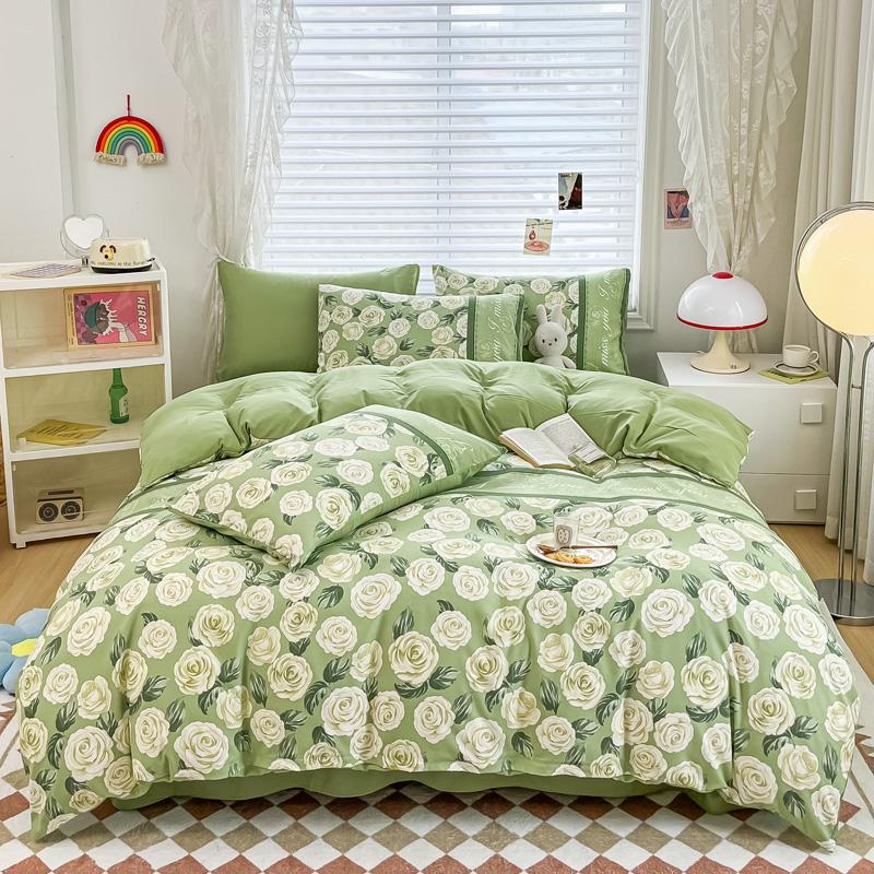 4Pcs Cartoon Black Dog Duvet Cover Set Khaki Striped Bedding With 1 Bed Sheet 2 Pillowcases Bedroom Love Print Comforter Cover