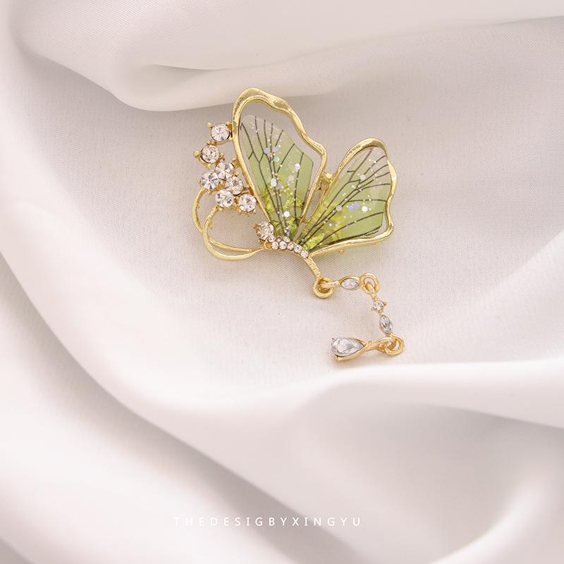 Broche Elegante de Pérola Dourada e Espiga de Trigo: Acessório Versátil e de Alta Qualidade para Mulheres