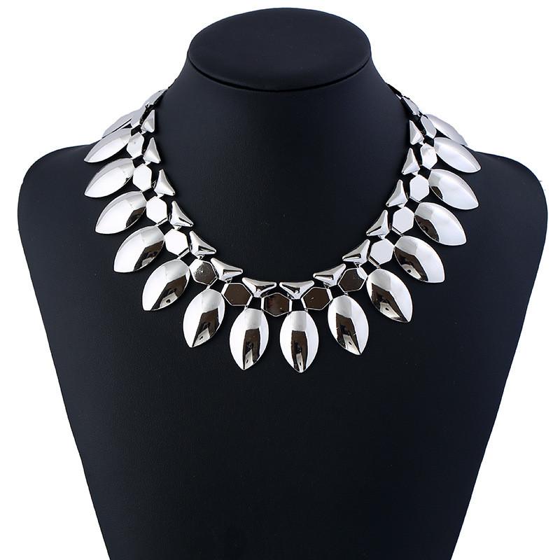 Metal Necklace Fashion With Smooth Leaf Design And Versatile Style For Gift