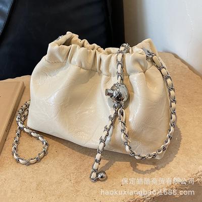 Korean Fashion Large-capacity Chain Bag Women's New 2025 Summer Simple Bucket Bag Niche Texture Messenger Bag