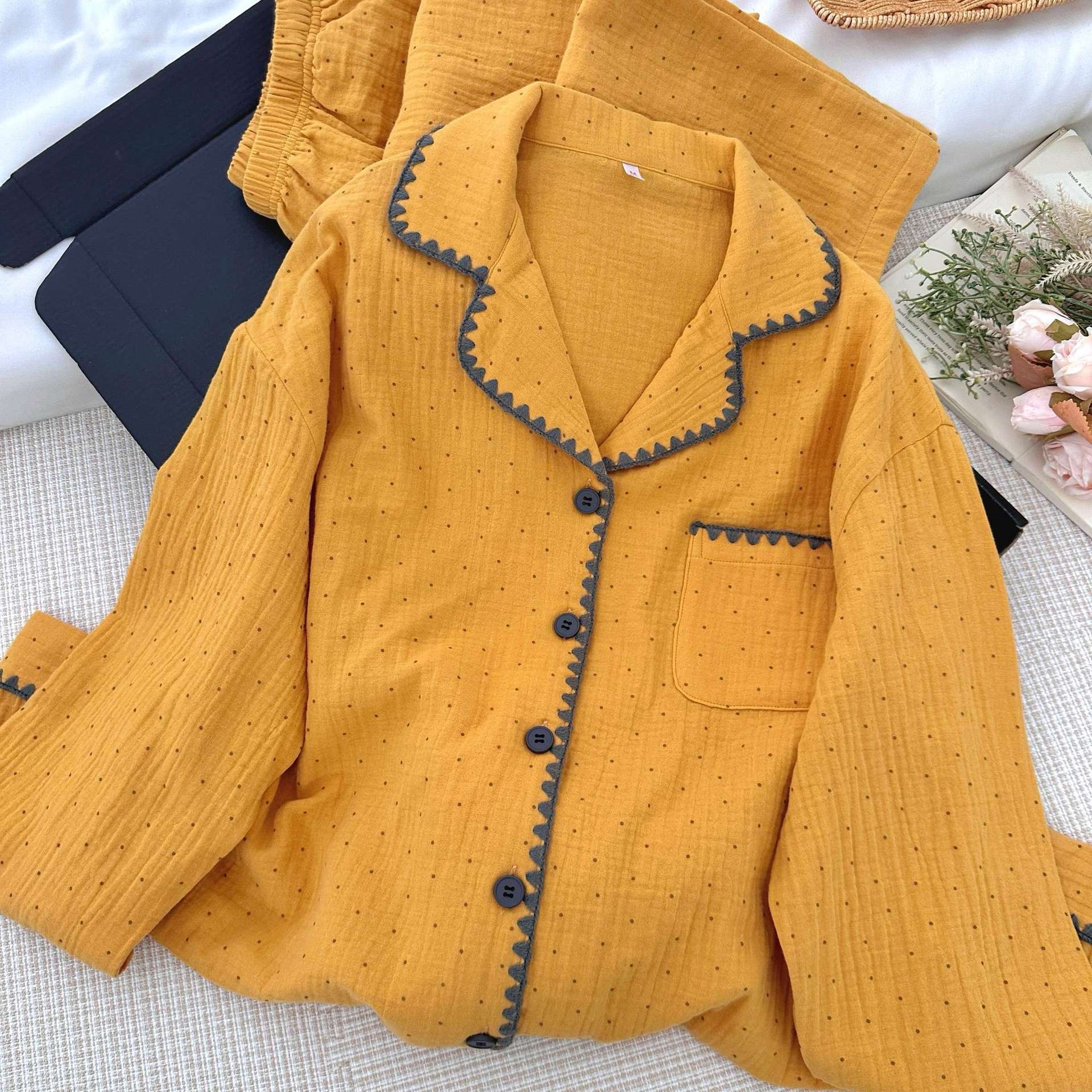 

Spring and autumn polka dot printing women s long-sleeved trousers pajamas Korean version of the new loungewear set in stock m size