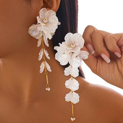 Boucles d'oreilles pendantes élégantes en forme de fleur à pétales blancs pour femmes Kpop Boucles d'oreilles esthétiques à piercing pendantes Bijoux de mariage accessoires