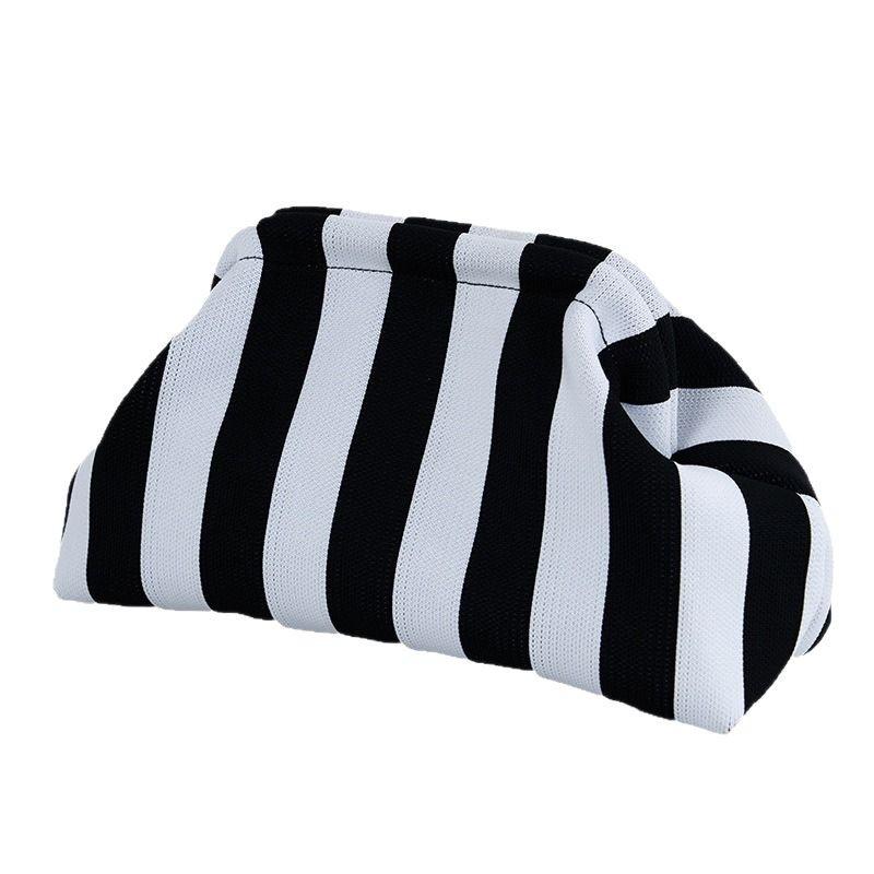 Damenmode Gestrickte Wolken-Clutch - Strand, Pendeln & Kosmetikgebrauch