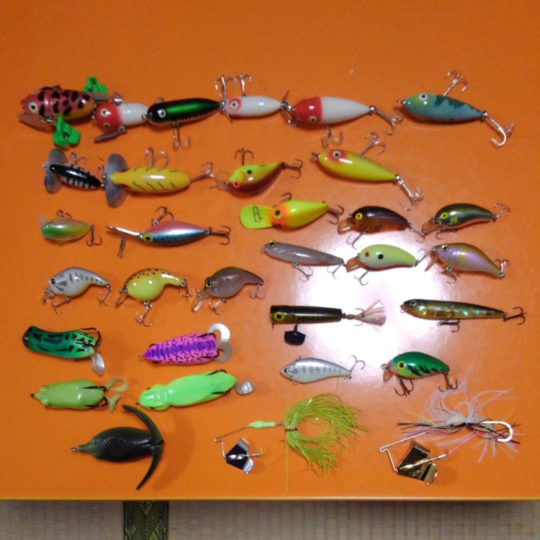 Used Black bass lure bulk sale 32 pieces