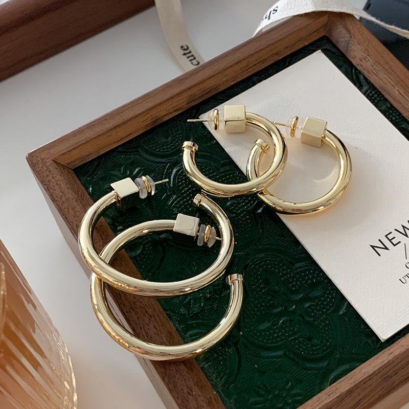 Guld Bokstav C, Ring, Slät Design, Kall Vind, Mode, Lätt Lyx, Exklusiv Känsla, Överdriven Sten.