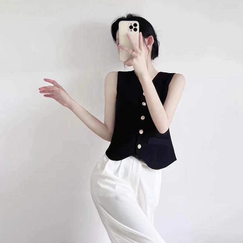 French Retro Solid Color V-Neck Single-Breasted Sleeveless Slim Knitted Vest For Women