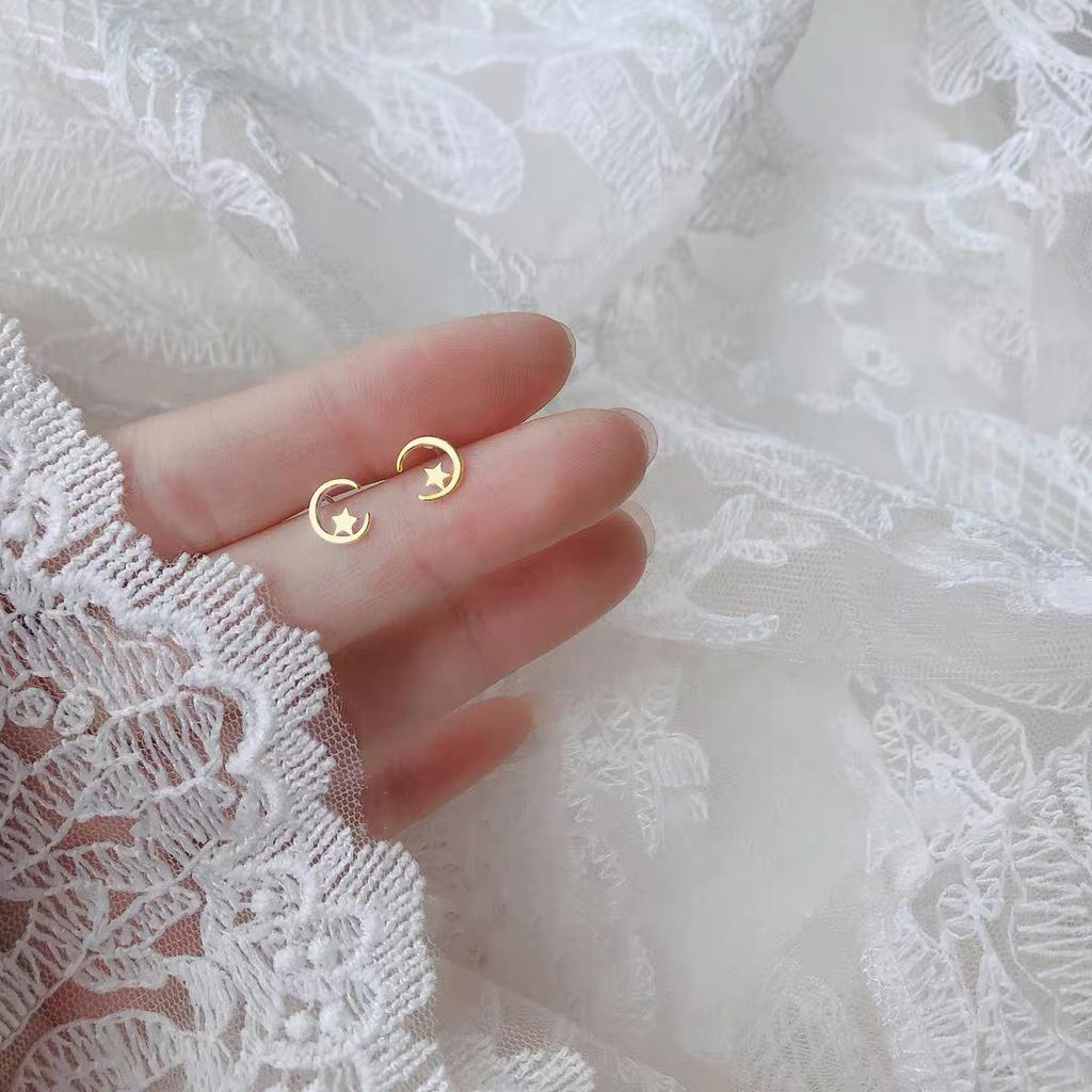 Fashion Mini Star Moon Stud Earrings For Women Men Minimalist Tiny Small Gold Color Silver Color Star Moon Ear Piercing Jewelry