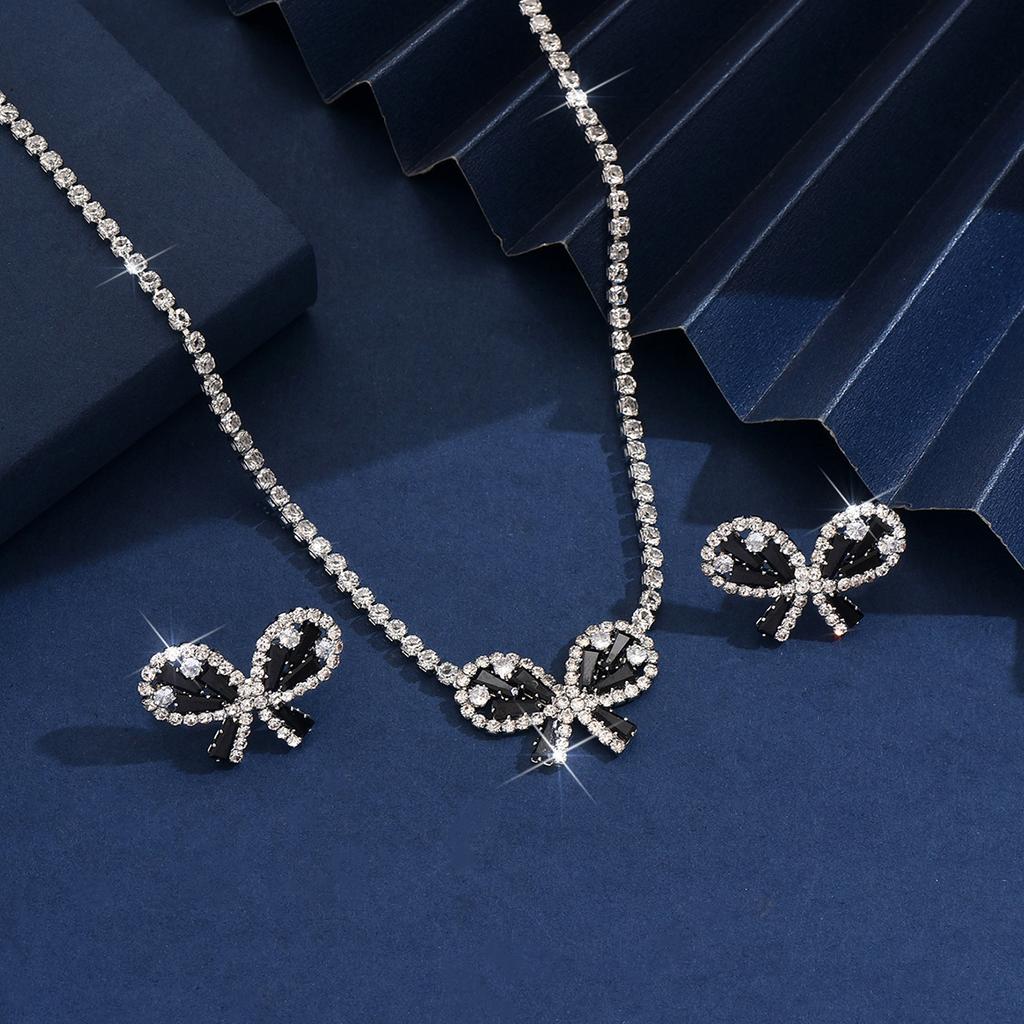 3 stk Dame Mote Zirkon Sløyfe Vanndråpe Halskjede Øredobber Zirkon Sett Bryllupsfest Festival Gave-8552
