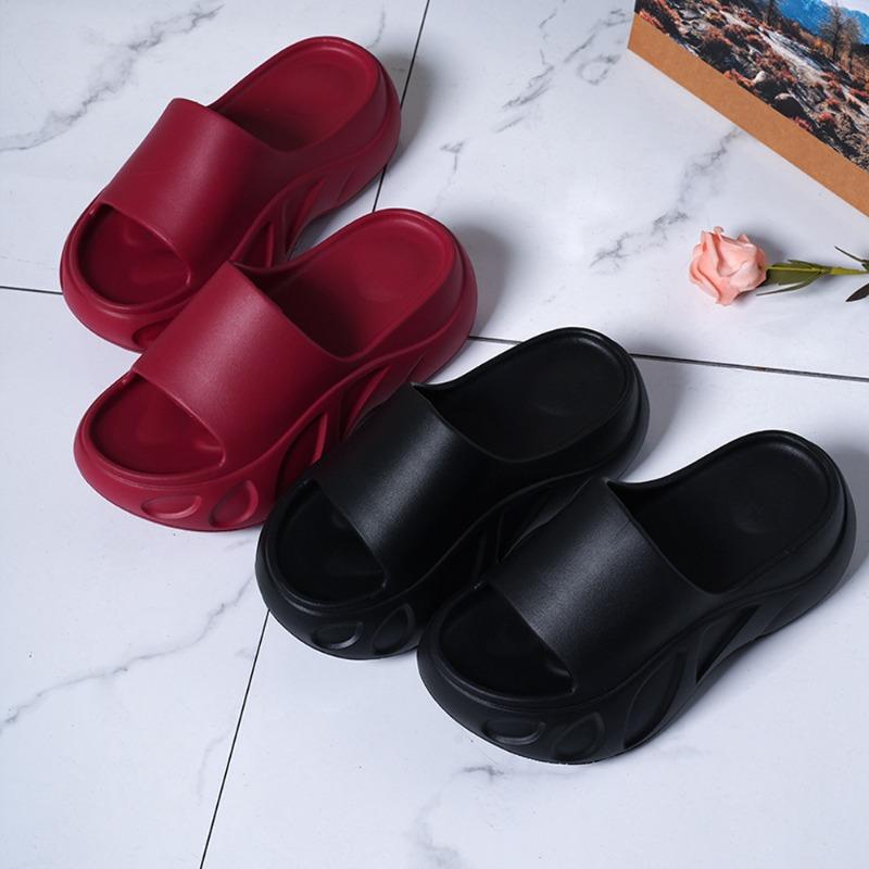 New summer cool slippers women's indoor and outdoor wear wear wear-resistant and non-slip one-word flip-flop muffin platform slippers beach shoes