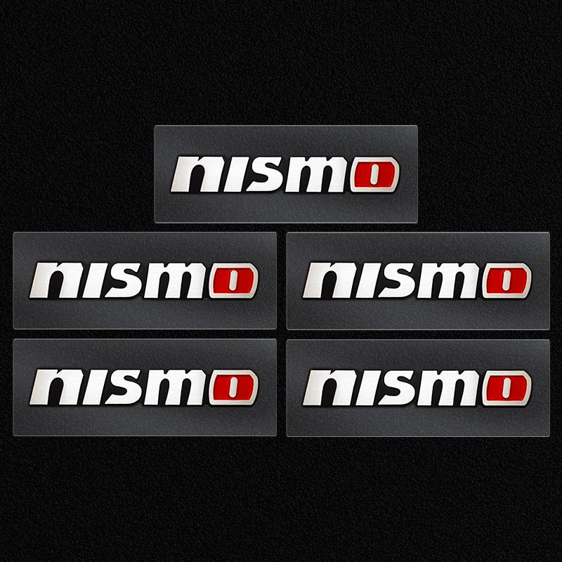 Náhodné 3D samolepky do interiéru auta Znak na volant auta Styling Pro Nissan Nismo Almera Tiida Juke Teana Qashqai 350Z 370Z GTR