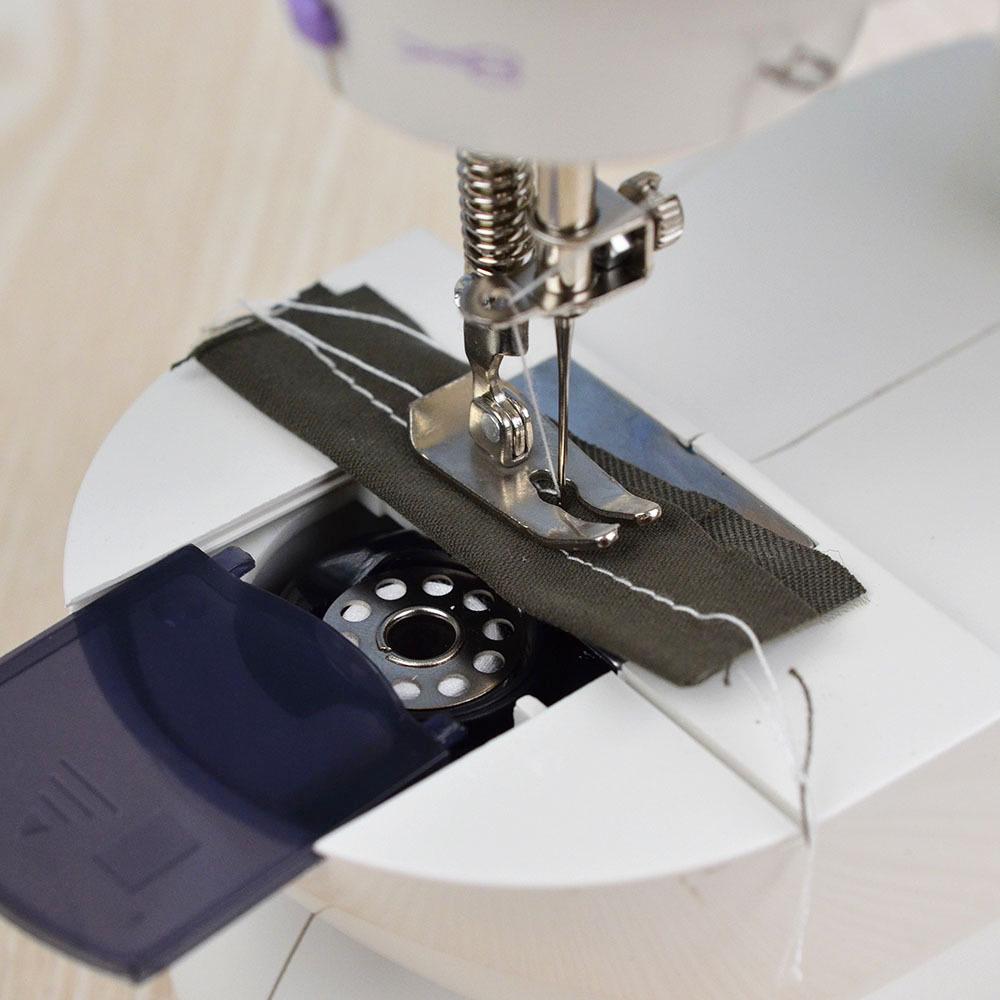 Jiayi 202 Mini Máquina de Costura Elétrica de Mesa com Luz e Cortador de Linha, 1KG