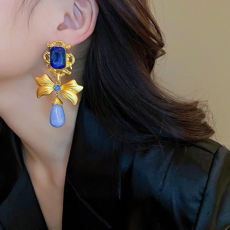 Real Gold-Plated Silver Needle Heart-Shaped Freshwater Pearl Earrings, Vintage Chinese Style