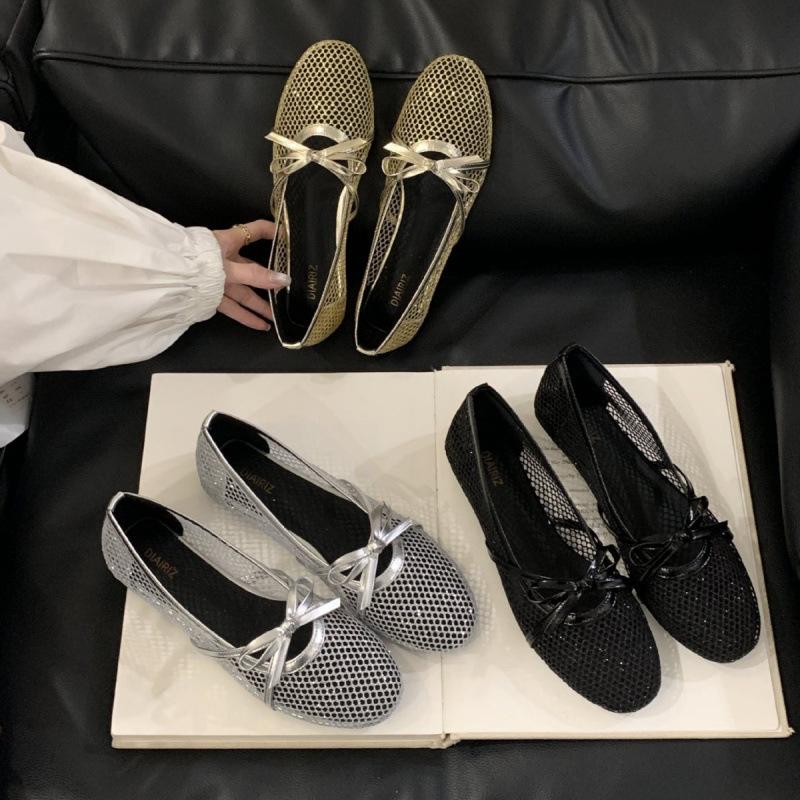 

2025 Spring and Autumn New Fashion Versatile Hollow Mesh Sandals Women s One-Word Bow Round Head Shallow Mouth Mary 39 золотий