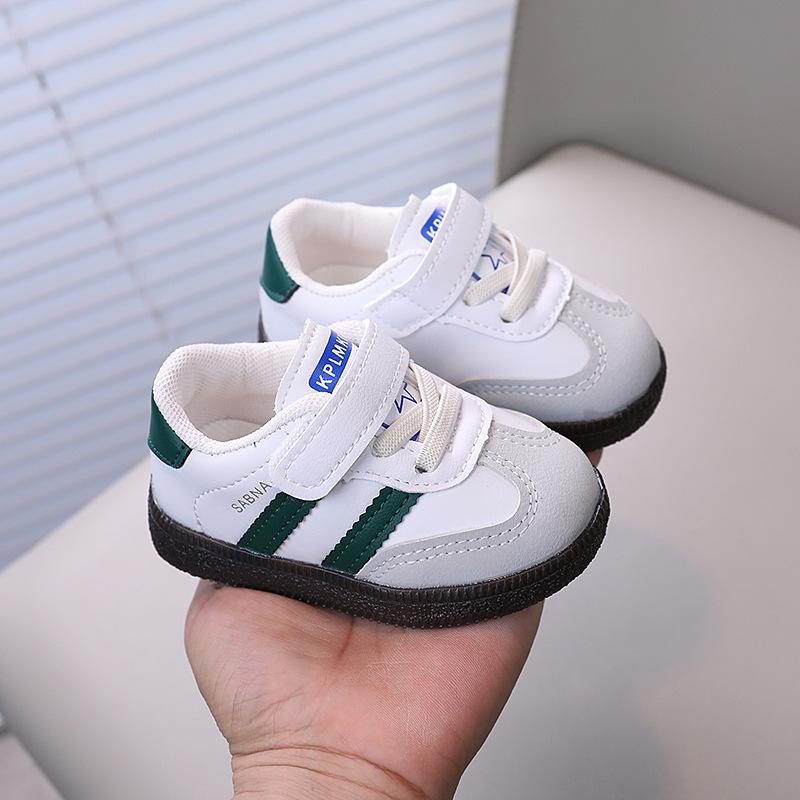 Neue Frühjahrs- und Herbst-Jungen-Freizeitschuhe im koreanischen Stil, atmungsaktive Mädchen-Sneaker mit weicher Sohle, Kinder-Trainingsschuhe im deutschen Stil