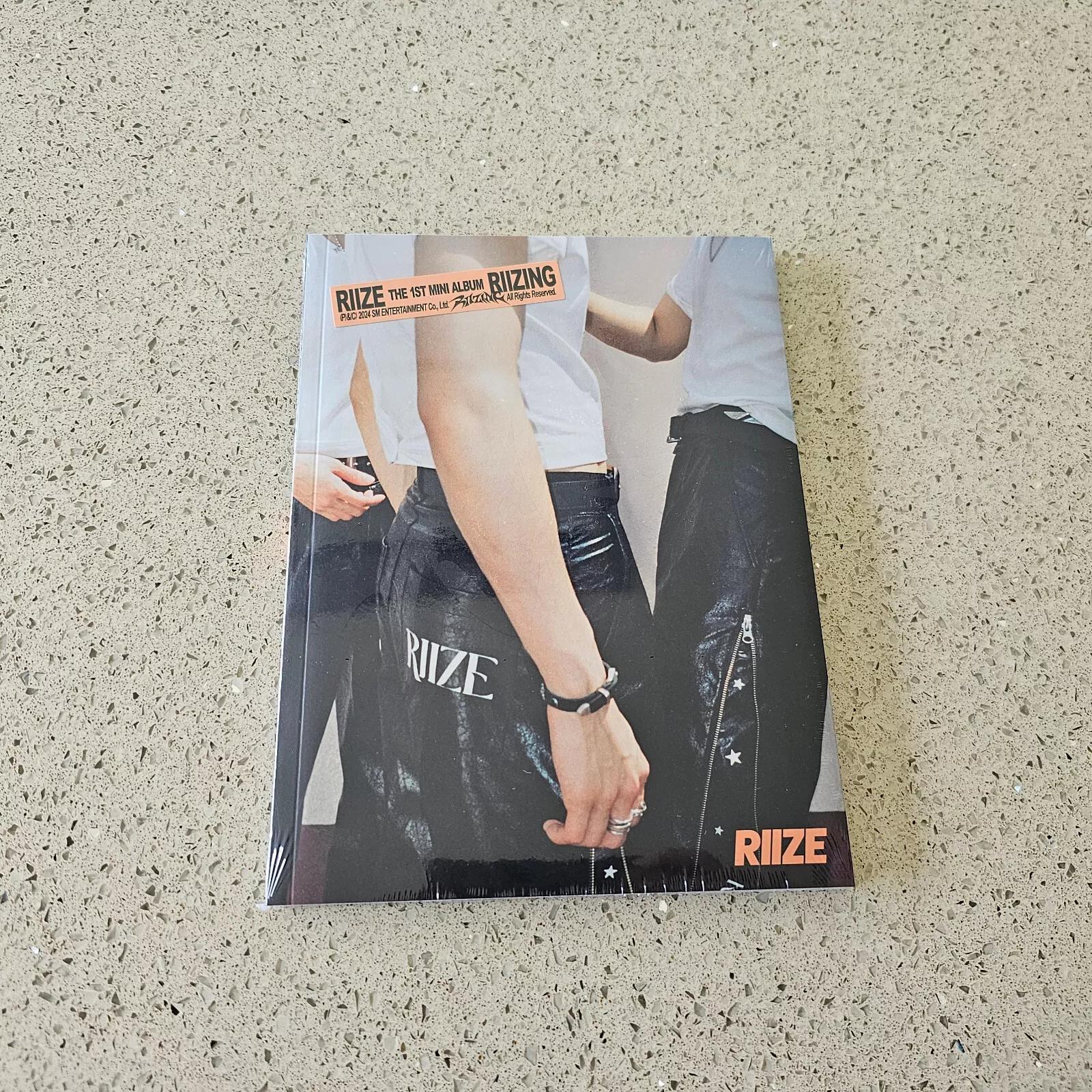 

RIIZE - [RIIZING] 1-й мини-альбом, ФОТОКНИГА Ver.A