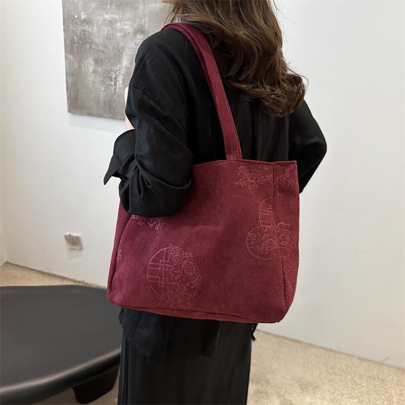 Trendy Green Shoulder Tote Bag For Women Featuring Elegant New Chinese Style Design