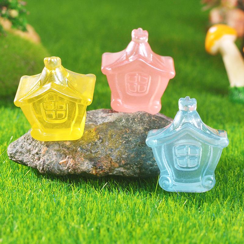 Micro-landscape Small Ornaments Luminous HouseCarriageGarden DecorationResin Mini Accessories
