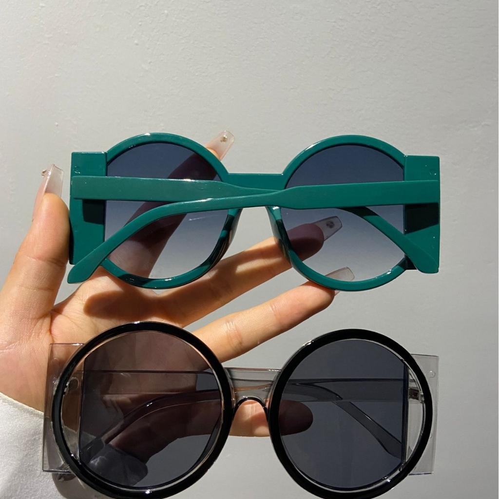 Oversized Round Sunglasses for Women Color-Block Trendy and Fashionable UV Protection Shades for Driving Beach Party Sun Glasses
