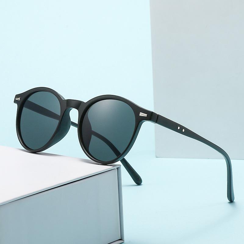 New Small Frame Round Sunglasses Woman Vintage Brand Travel Classic Eyeglasses Female Fashion Retro Shades UV400 Eyeglass