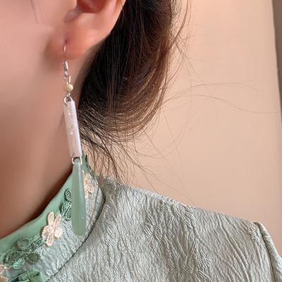 1Pair Chinese Style Unique Imitation Jade Long Drop Earrings For Women Vintage Elegant Ear Clip Fashion Classic Jewelry Gift