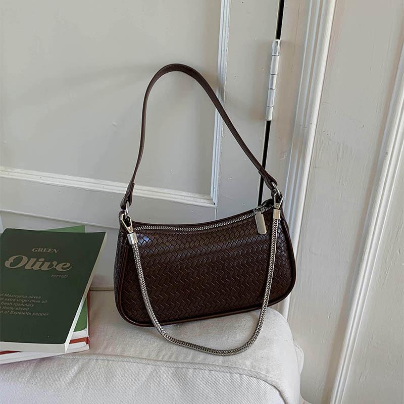 New Niche Design Sense Woven Bag Women's Fashion Versatile Shoulder Bag Premium Texture Ins Messenger Bag