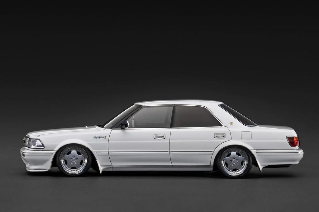 Ignition Model TOYOTA CROWN Royal Saloon G White Finished Model IG3735 TK.Company 1/18 (130)