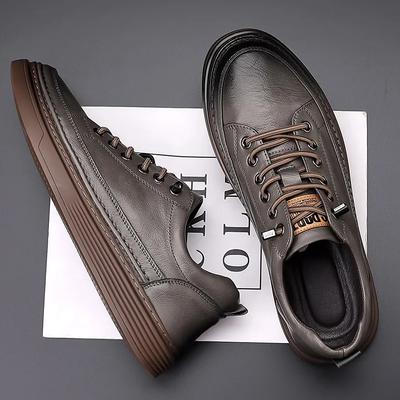New Shoes for Men Genuine Leather Casual Shoes Spring Retro Flat Skateboard Shoes Simple Leather Sneakers
