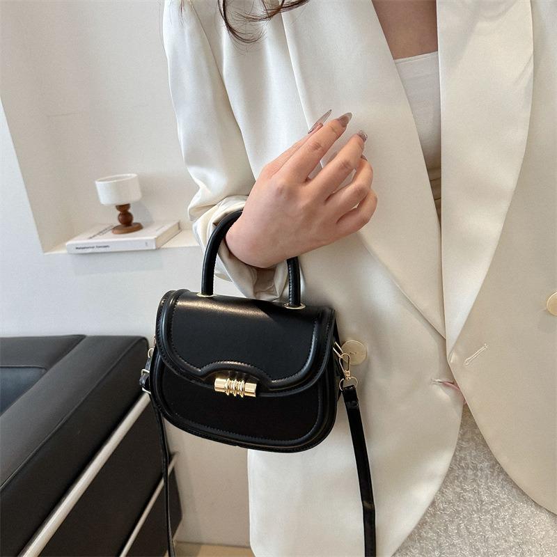 Women's Bag New Casual and Beautiful Messenger Bag Women's Small Bag Personality Trend Simple Women's Shoulder Bag Underarm Bag