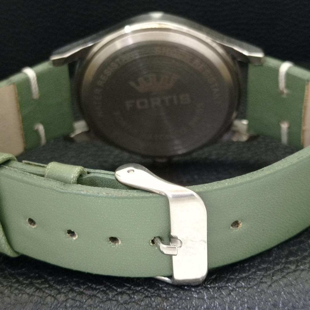 REFURBISHED SWISS VINTAGE HAND-WINDING MENS GREEN COLOR DIAL WATCH A500034-2 R151a-a500034