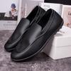 Herren Lederschuhe Sommer neu weichsohlige weichseitige Freizeitschuhe flachsohlige leichte und bequeme faule schwarze Ein-Pedal-Doudou-Schuhe