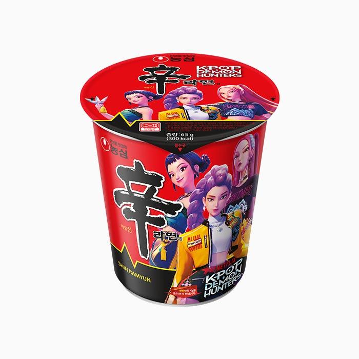 Nongshim Shin Ramyun Cup 65г × 5 + Соус ShinTumba 285г × 1 – Коллаборация с K-Pop Demon Hunters (Случайный дизайн)