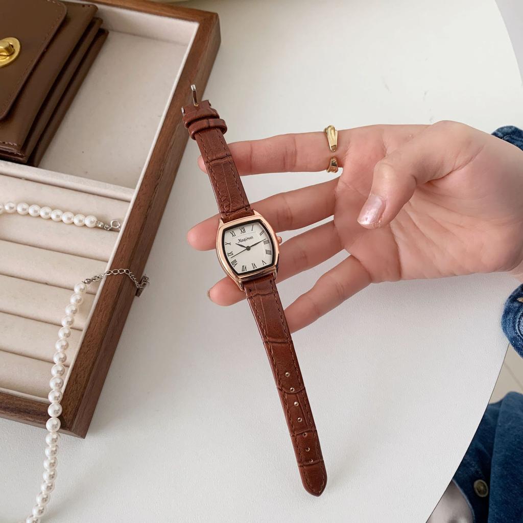 Watch Female Simple Temperament Wind Junior High School High School Student Retro Literary Digital Small Dial Versatile Quartz Watch