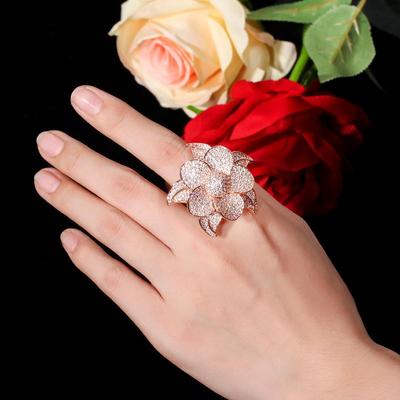 CMM Dichiarazione Anelli per feste di nozze con grandi fiori geometrici di lusso dorati con zirconi cubici per accessori per abiti da sposa da donna