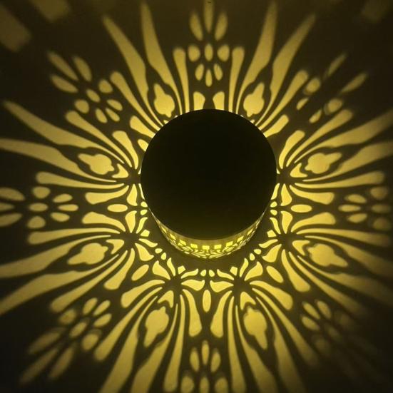 Decorative Solar Lights Metal Hollow Pattern Outdoor Step Wall Lights Weather-Resistant Landscape Lamp Waterproof Fence Lights for Garden Post Patio