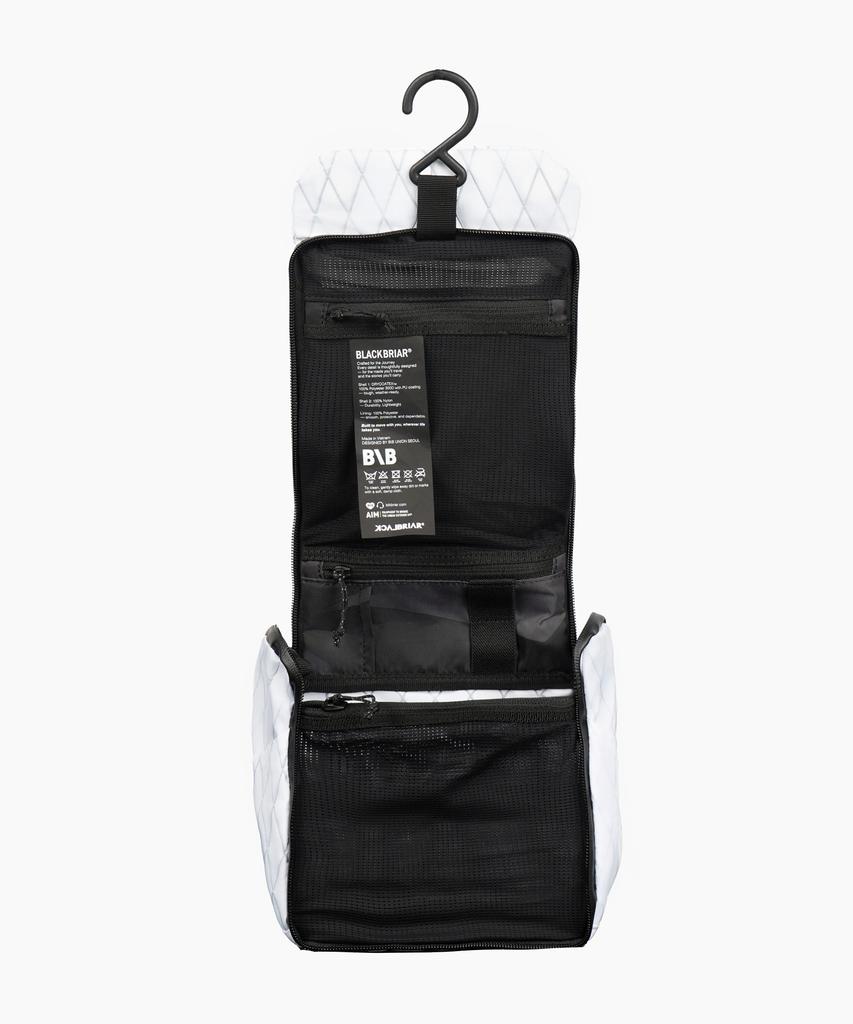 Black Briar Contain Wash Pouch (Ultra White)