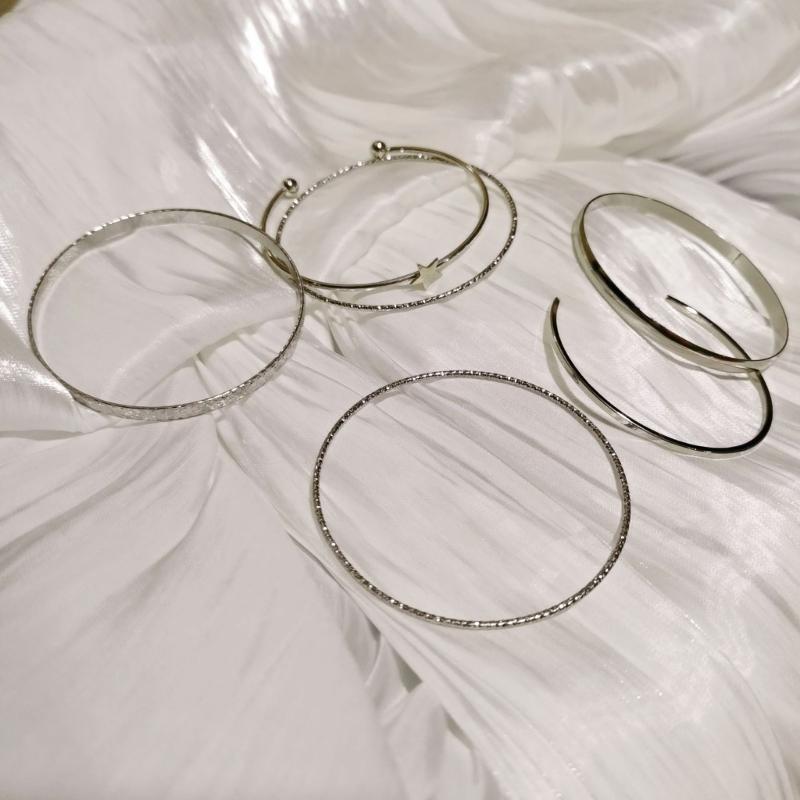 6 Pack Versatile Star Bracelet Collection Unique Style Wirst Jewelry Alloy Material Suitable for Fashion Your Outfits