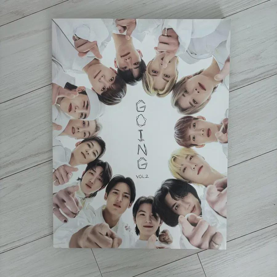 

Seventeen Журнал Going Magazine Том 2 (poca Бонус - это Wickart Zone Поддерживающая связь