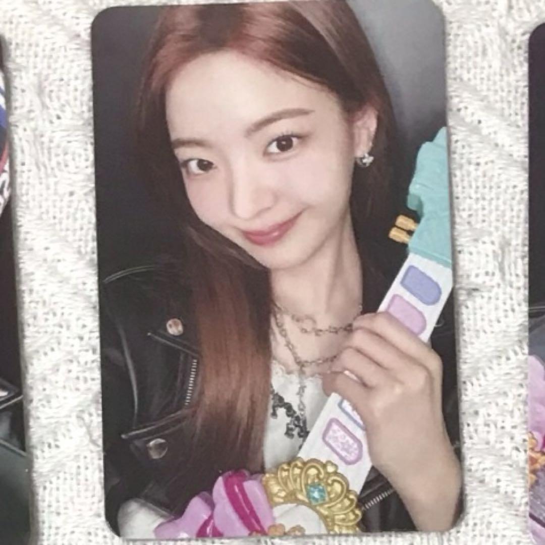 

[USED] itzy rear GOLD makestar Yonton limited edition guitar trading card
