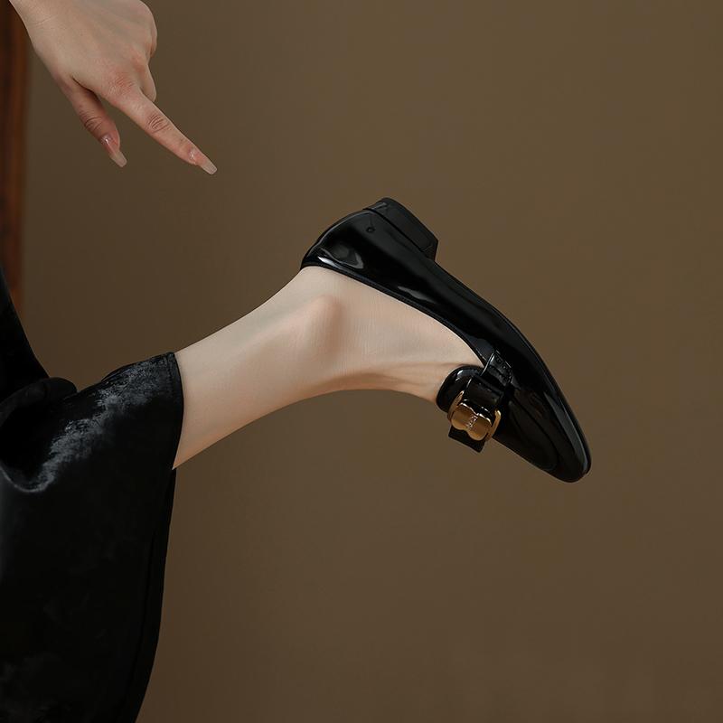 One Foot Women's Shoes Lazy Shoes 2026 Spring and Autumn New Work Soft Leather Patent Leather Single Shoes Low Heel Versatile Women's Shoes
