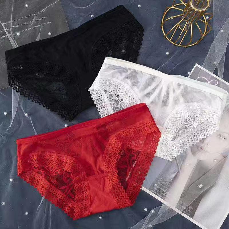 Ladies Spring and Summer Sexy Lace Hollow Breathable Low Waist Cotton Crotch Triangle Briefs