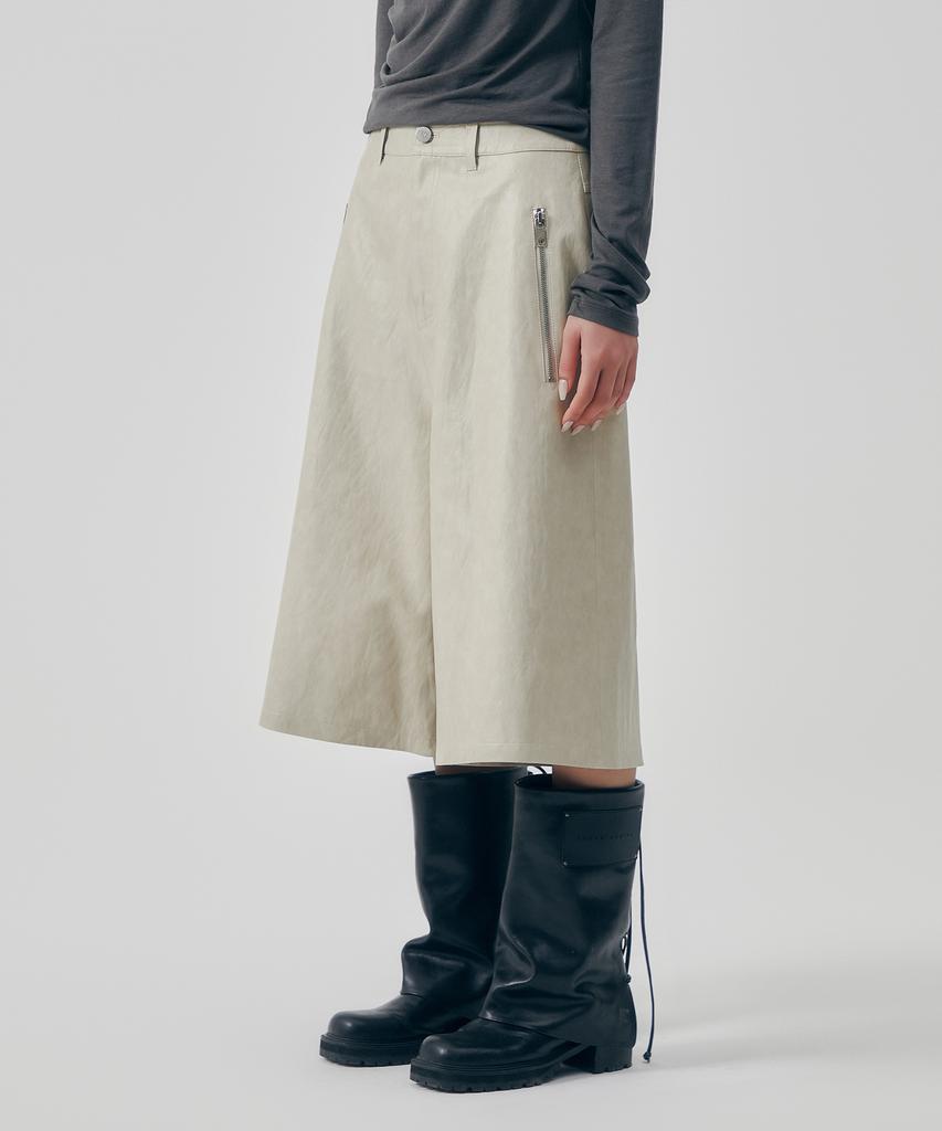 Teulimingbeodeu Distressed Leather Set-Up Shorts [ Beige ]