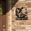 1pc Custom Metal Bird & Floral Wall Art, Personalized Rustic Name Sign for Veranda, Courtyard, Souvenir, Wall Sculpture.
